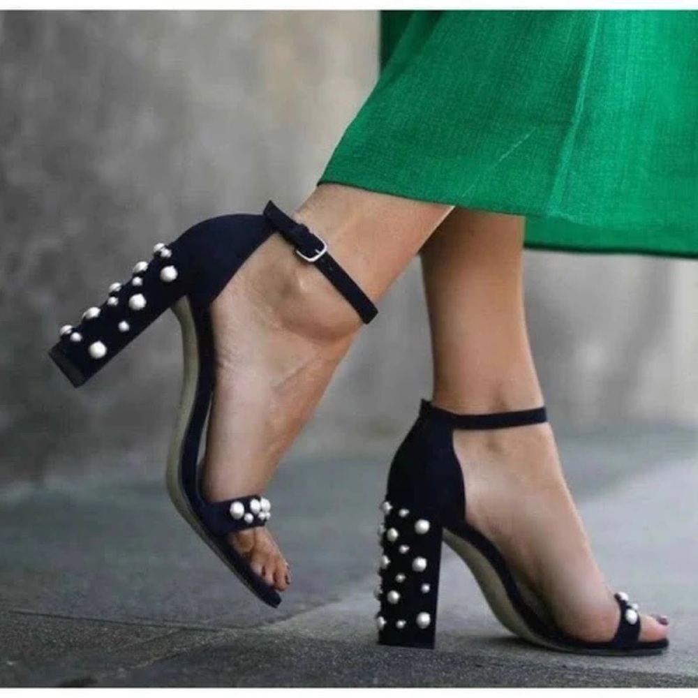 ▪️ Stuart Weitzman “More Pearl” Suede Block Heels